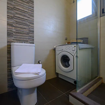 Olivia Villa Koróni